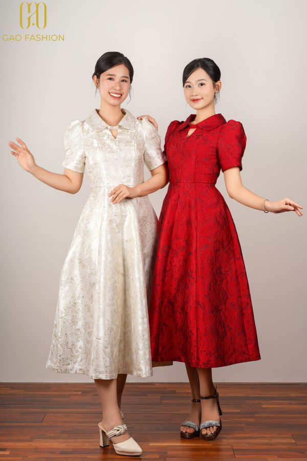 Váy cổ giọt nước