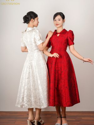 Váy cổ giọt nước