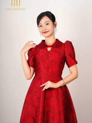 Váy cổ giọt nước