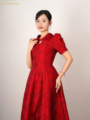 Váy cổ giọt nước