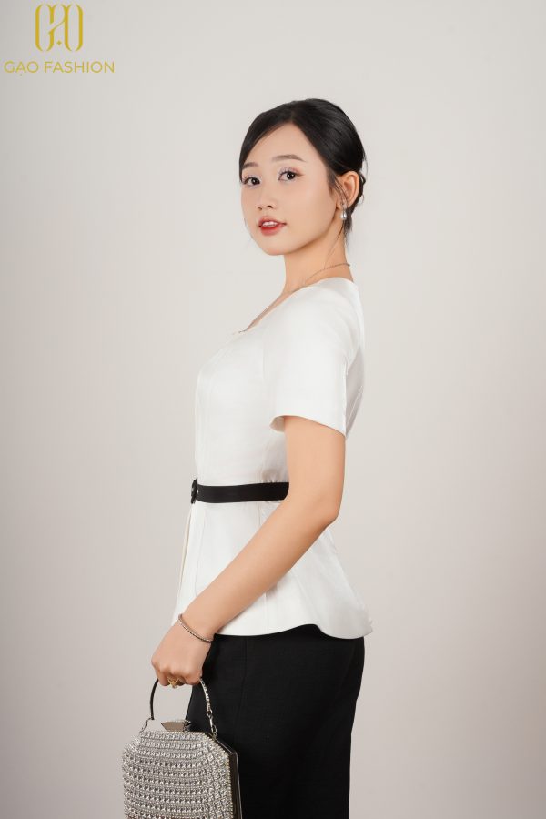 Set Cổ U Peplum Và Quần Ống Loe