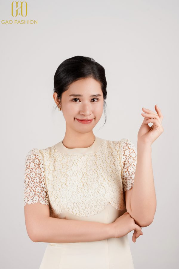 Váy phối tay ren